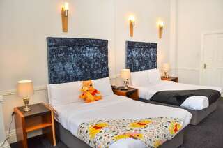 Отель Hotel St George by Nina Дублин Стандартный четырехместный номер-3