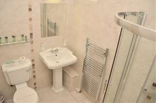 Отель Hotel St George by Nina Дублин Стандартный двухместный номер с 1 кроватью-5