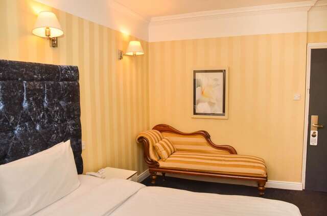 Отель Hotel St George by Nina Дублин-27